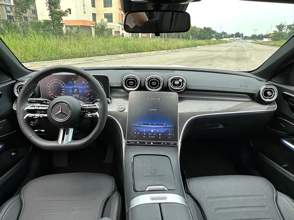 Mercedes-Benz C-Class 2024 — фото 13