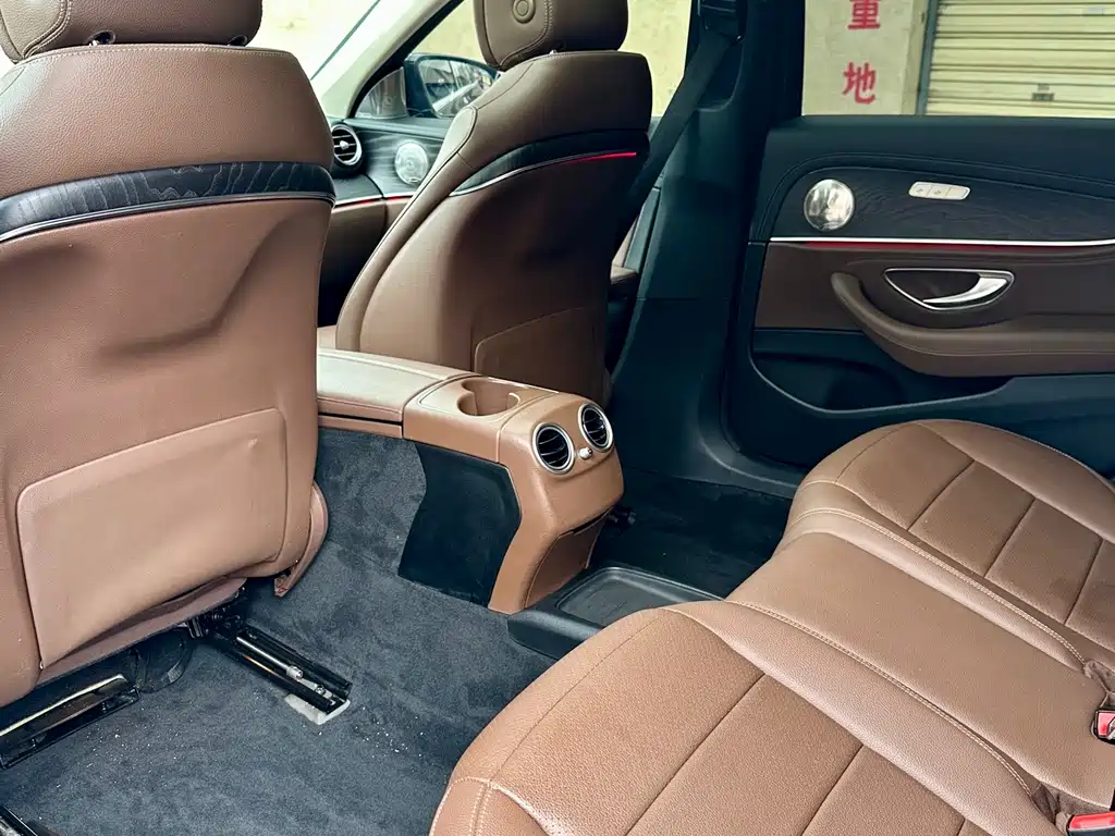 Mercedes-Benz E-Class 2019 — фото 9