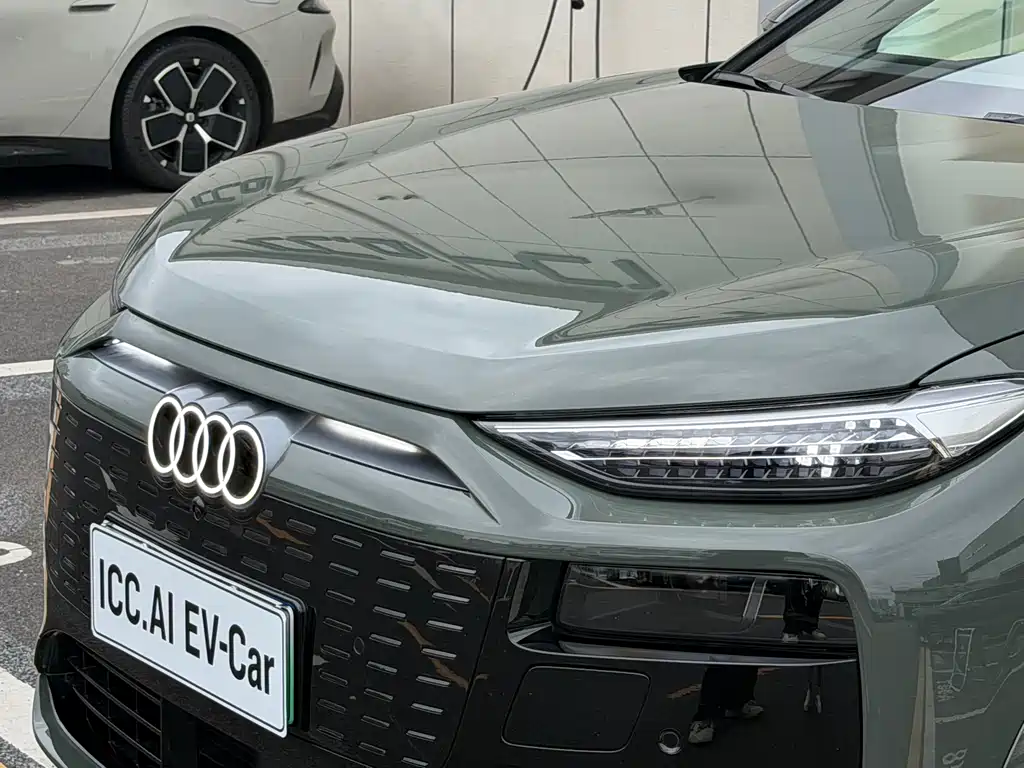 Audi Q6L e-tron 2025 — фото 4