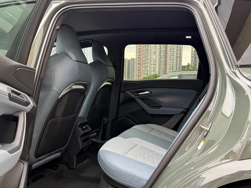 Audi Q6L e-tron 2025 — фото 10
