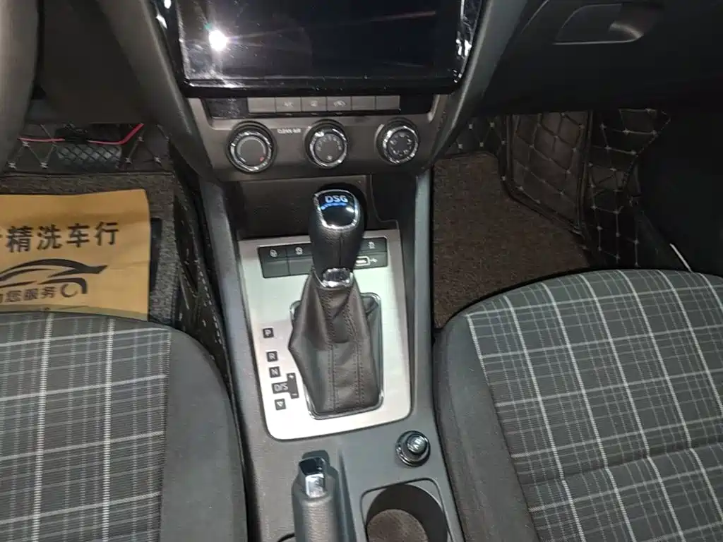 Skoda Octavia 2020 — фото 14