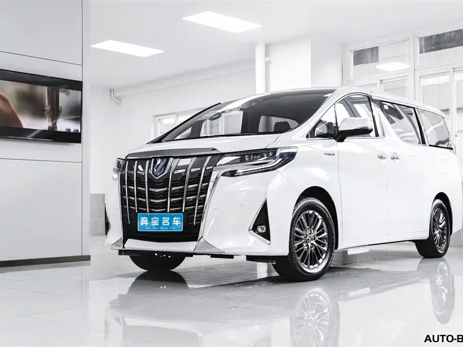 Toyota Alphard 2022 — фото 1