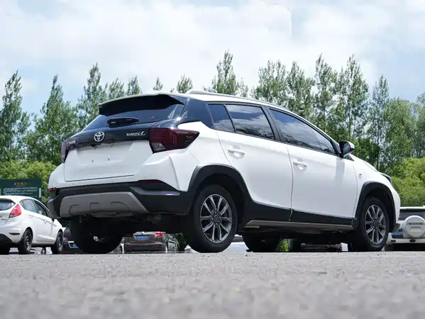 Toyota Yaris L 2022