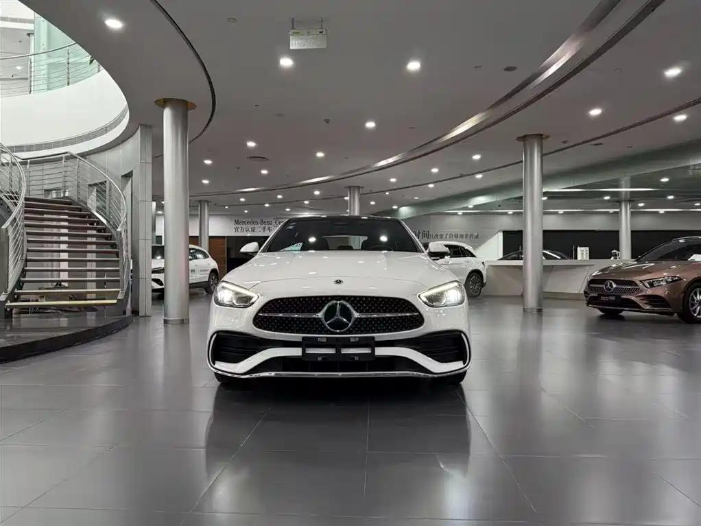 Mercedes-Benz C-Class 2023 — фото 2