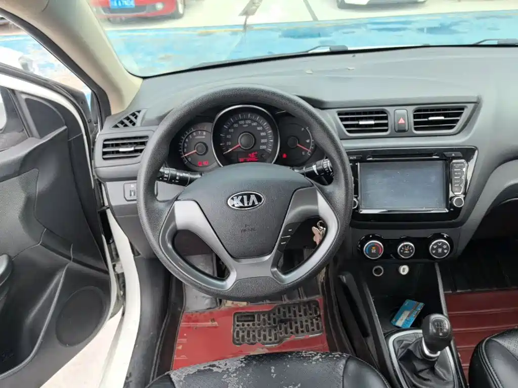 Kia K2 2015 — фото 11