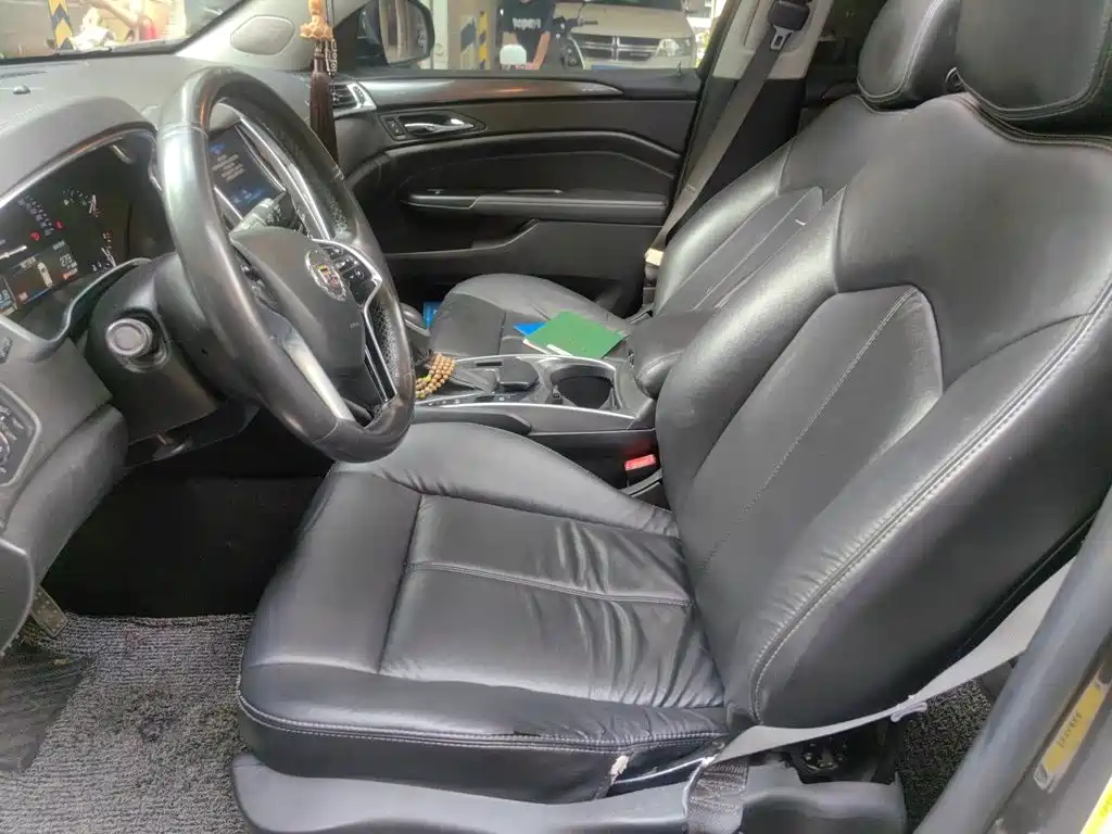 Cadillac SRX 2015 — фото 16