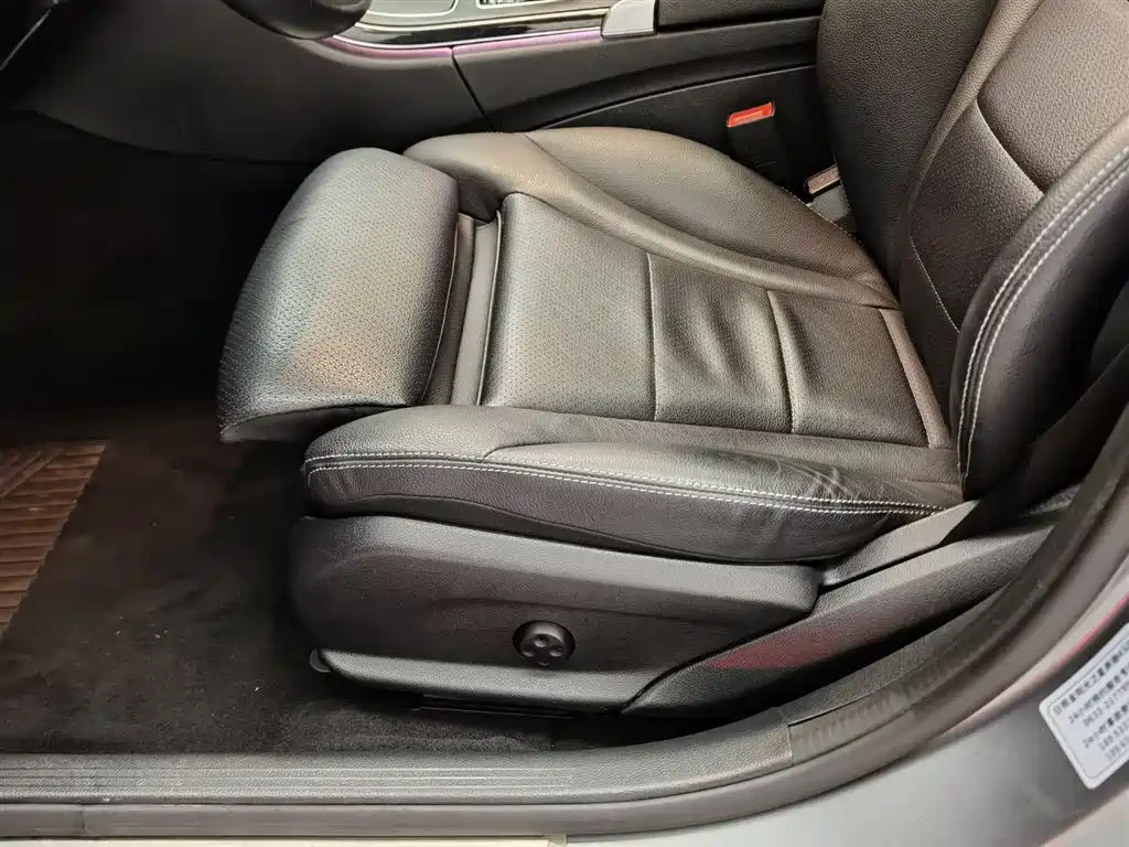 Mercedes-Benz C-Class 2018 — фото 20