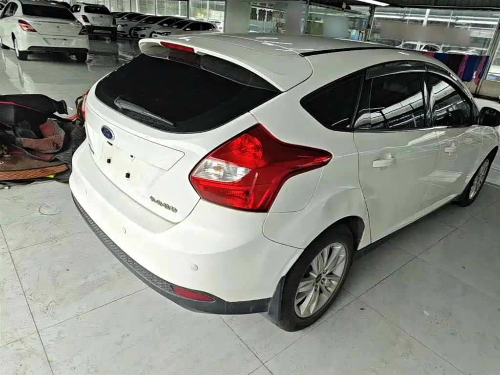 Ford Focus 2015 — фото 7