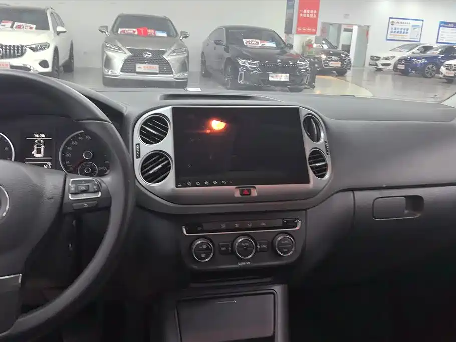 Volkswagen Tiguan 2017 — фото 13