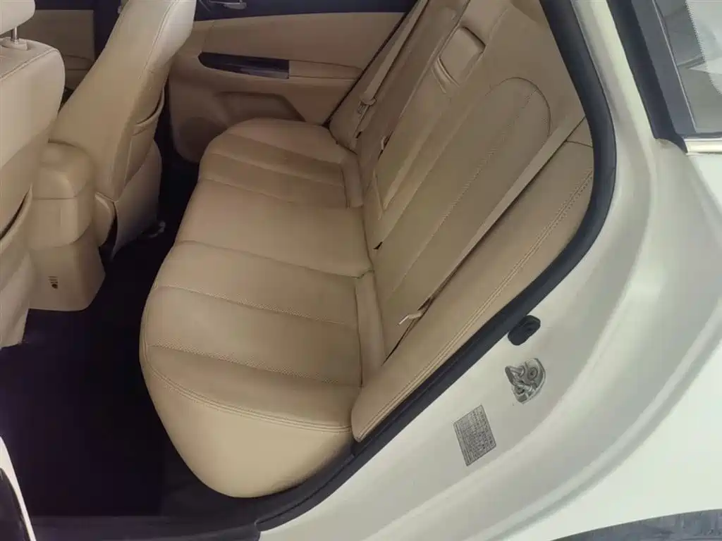 Changan Eado 2015 — фото 17