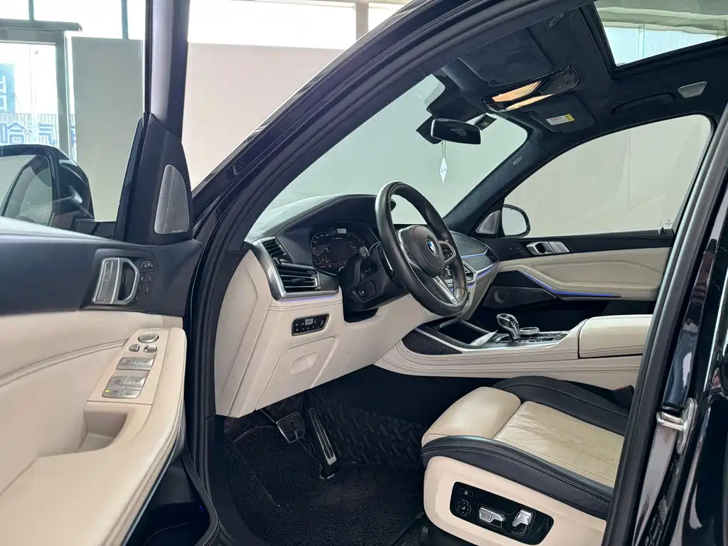 BMW X7 2021 — фото 10