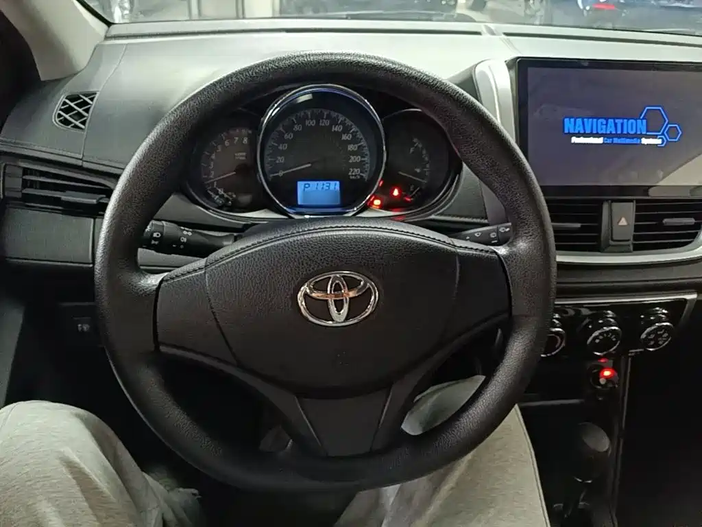 Toyota Yaris L 2019 — фото 11