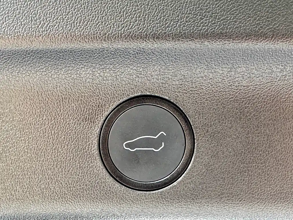 Tesla Model Y 2023 — фото 12