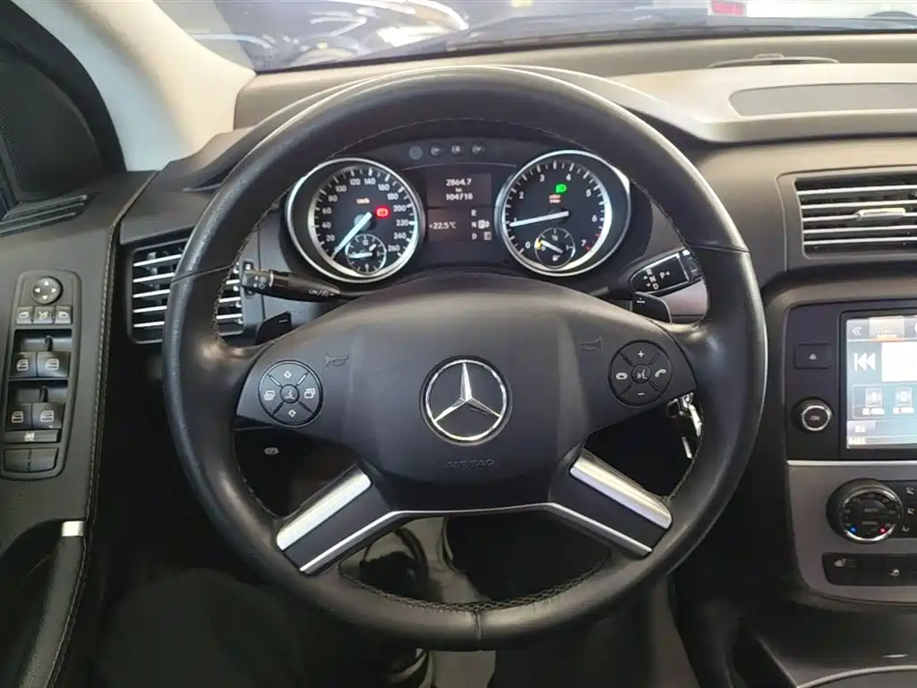 Mercedes-Benz R-Class 2015 — фото 11