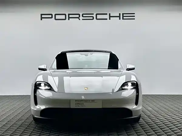 Porsche Taycan 2021