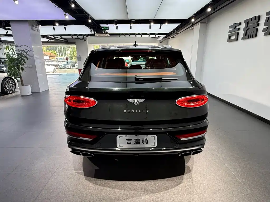 Bentley Bentayga 2021 — фото 5
