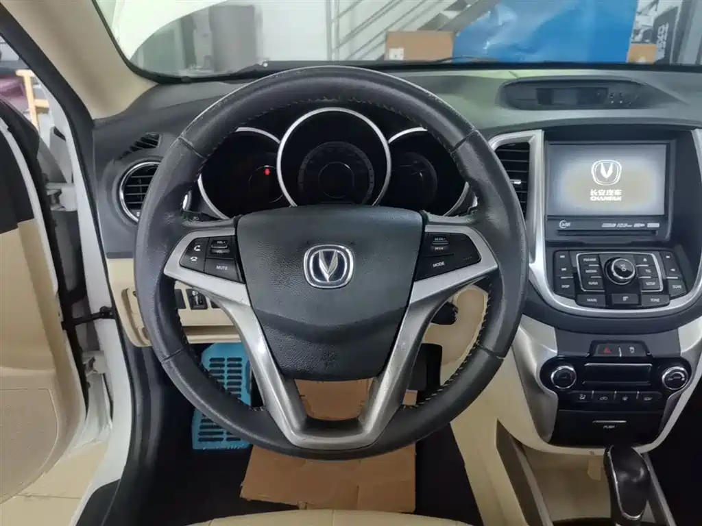 Changan Eado 2015 — фото 11