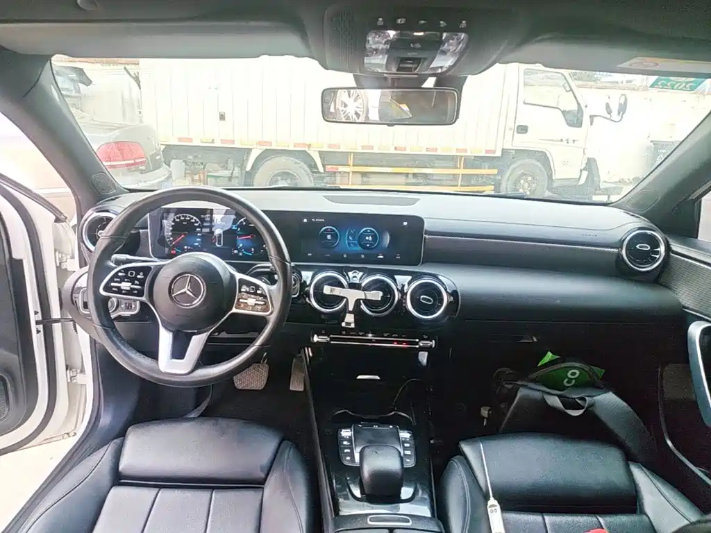 Mercedes-Benz A-Class 2020 — фото 10