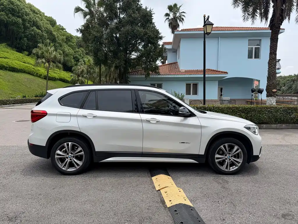 BMW X1 2018 — фото 8