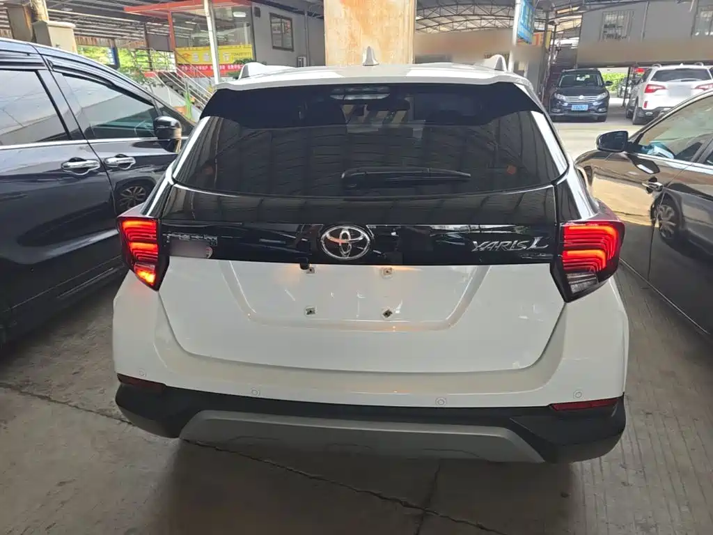 Toyota Yaris L 2023