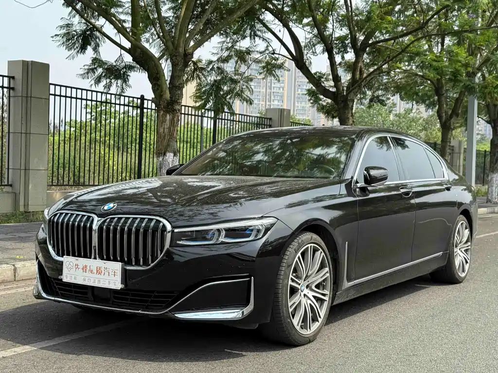 BMW 7 Series 2020 — фото 1