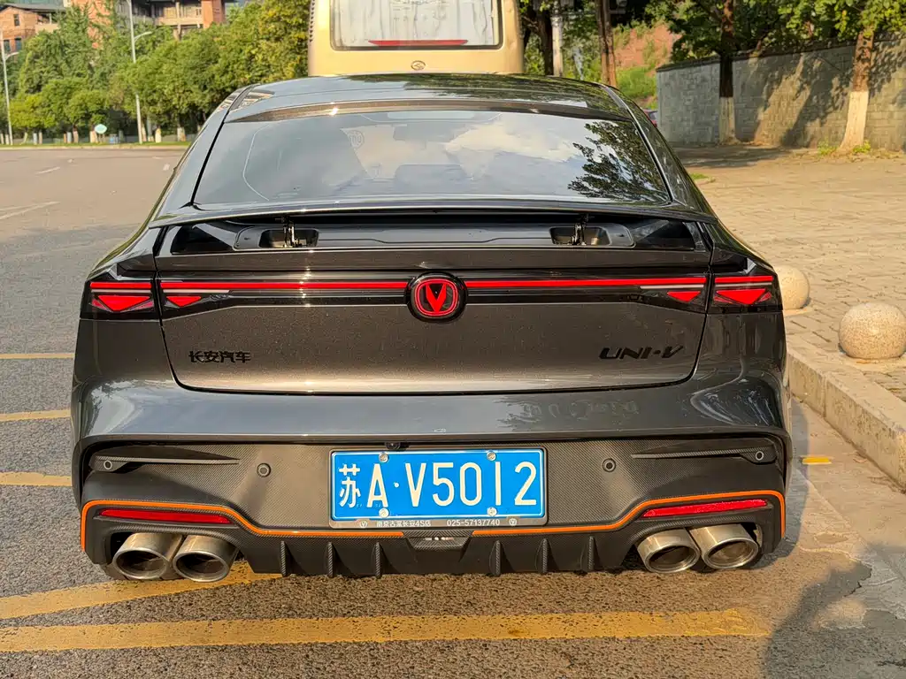 Changan UNI-V 2025 — фото 4