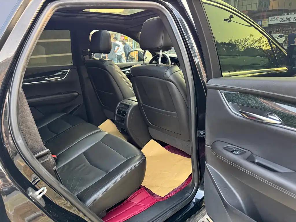 Cadillac XT5 2020 — фото 14