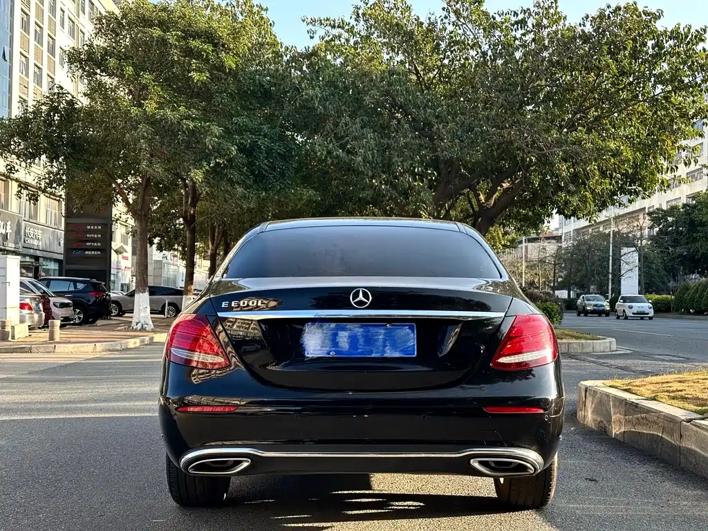 Mercedes-Benz E-Class 2018 — фото 9