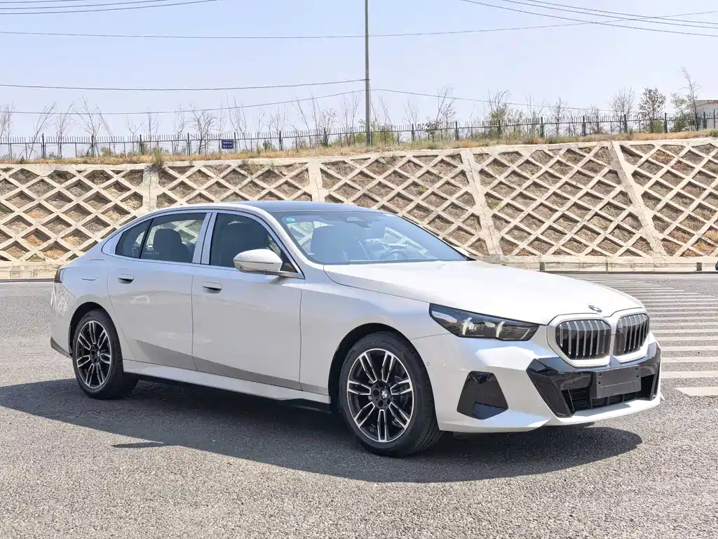 BMW 5 Series 2026