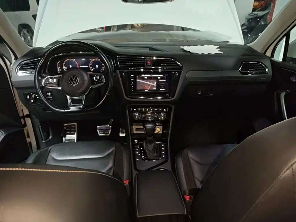 Volkswagen Tiguan L 2021 — фото 10