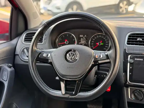 Volkswagen Polo 2016