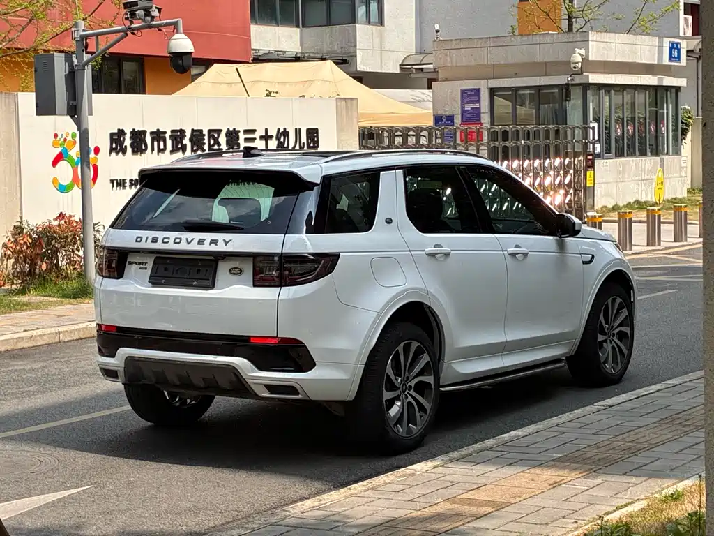 Land Rover Discovery Sport 2022 — фото 13