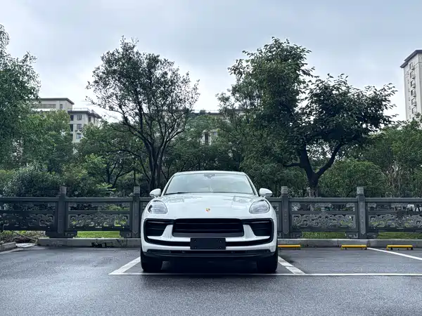 Porsche Macan 2022