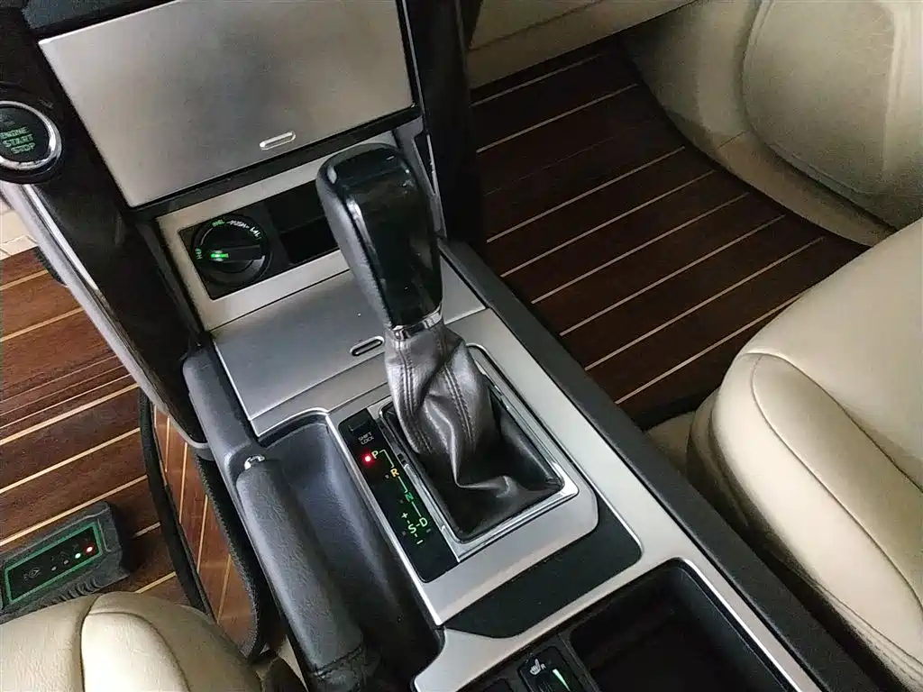 Toyota Prado 2017 — фото 10