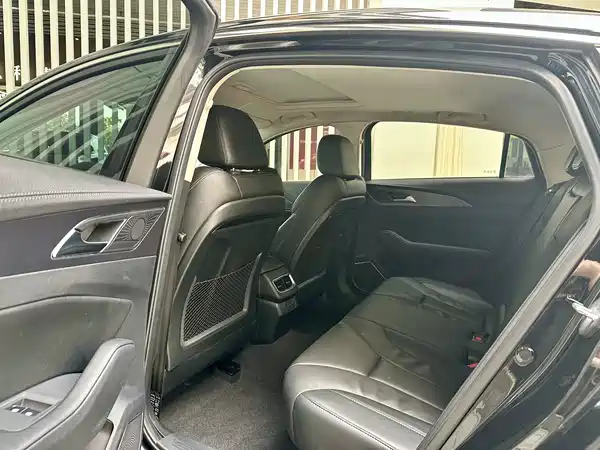 Hongqi H5 2022