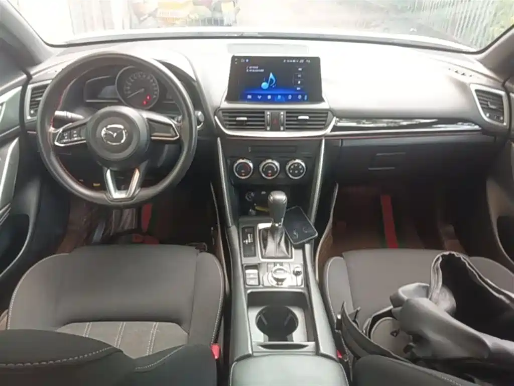 Mazda CX-4 2019 — фото 10