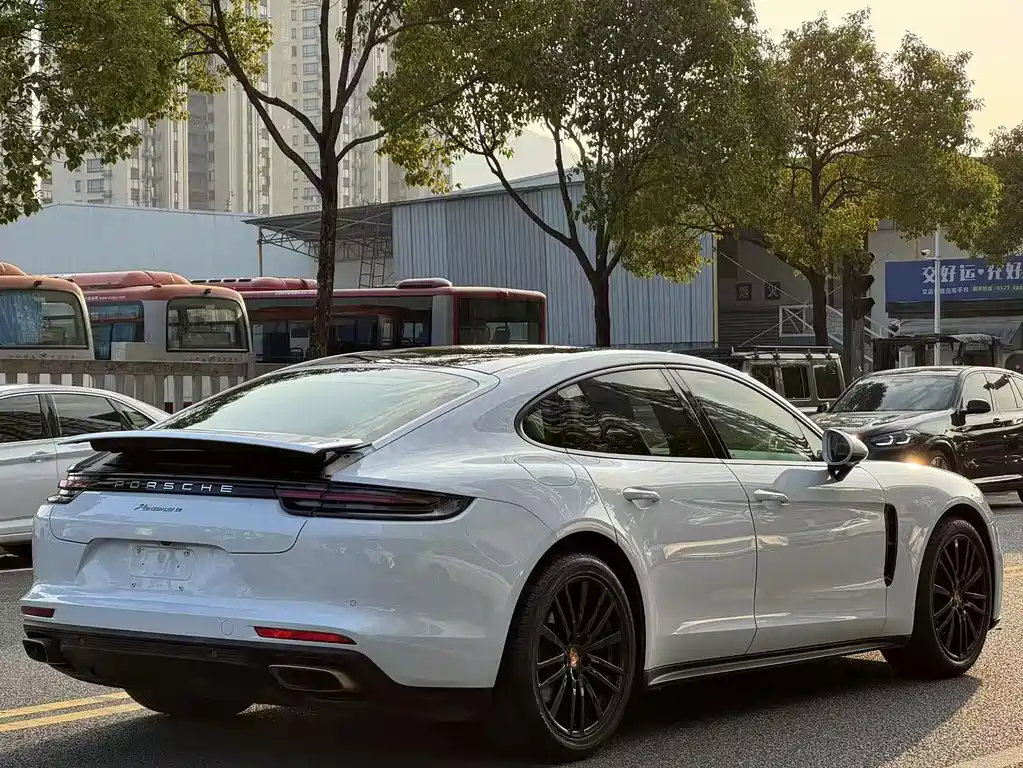 Porsche Panamera 2019 — фото 4