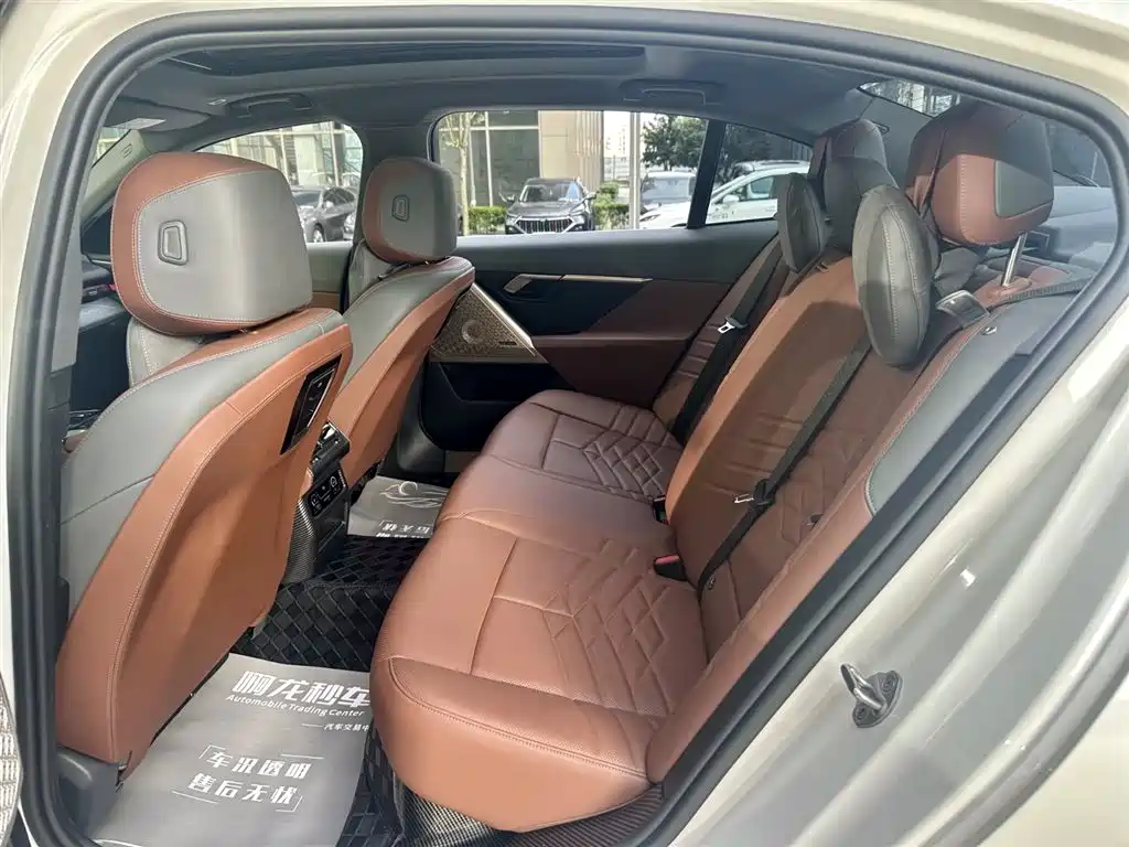 BMW 5 Series 2024
