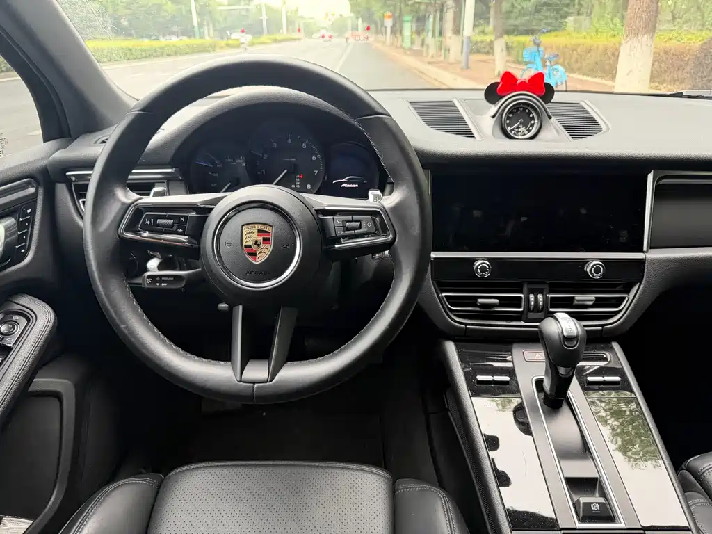 Porsche Macan 2023 — фото 13