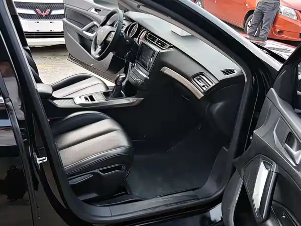 Peugeot 408 2016