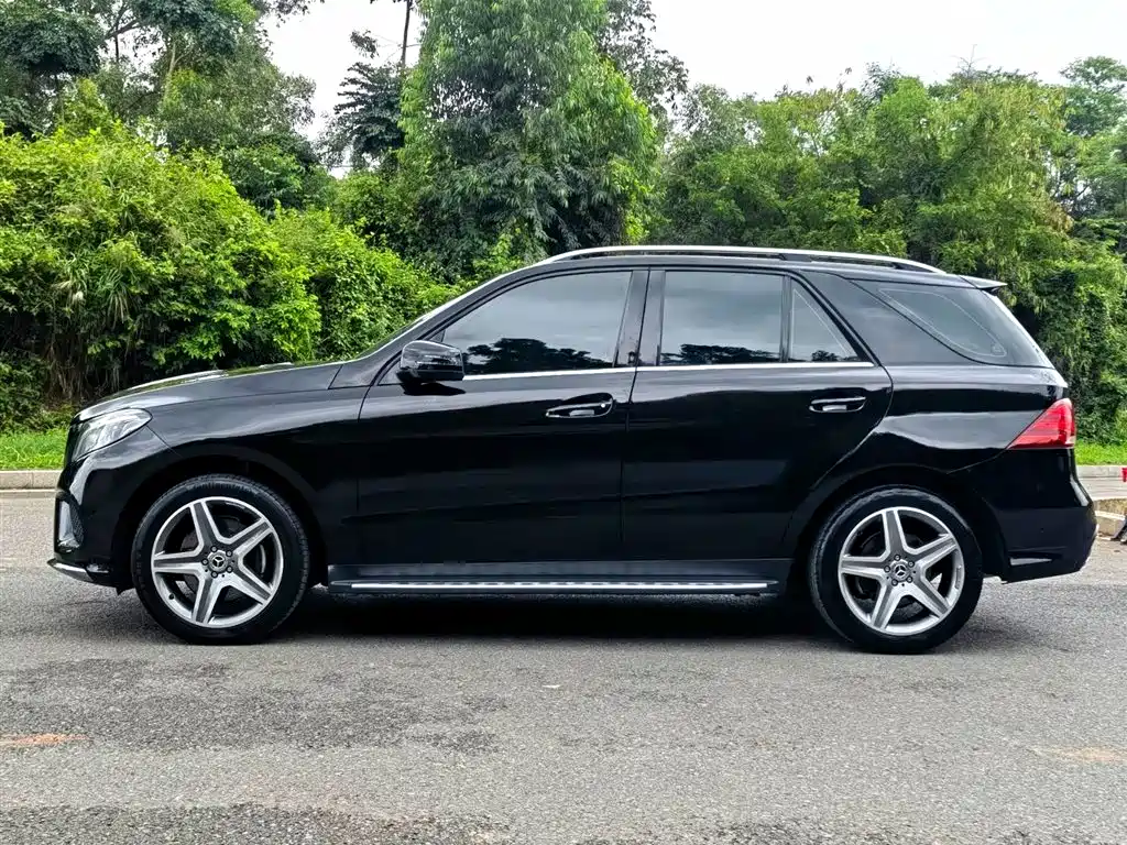 Mercedes-Benz GLE 2017 — фото 4