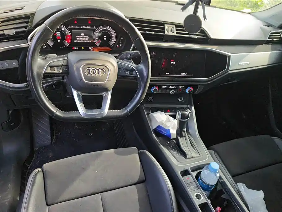 Audi Q3 2021 — фото 12