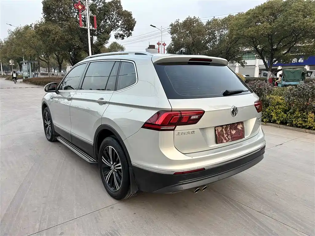 Volkswagen Tiguan L 2020 — фото 7