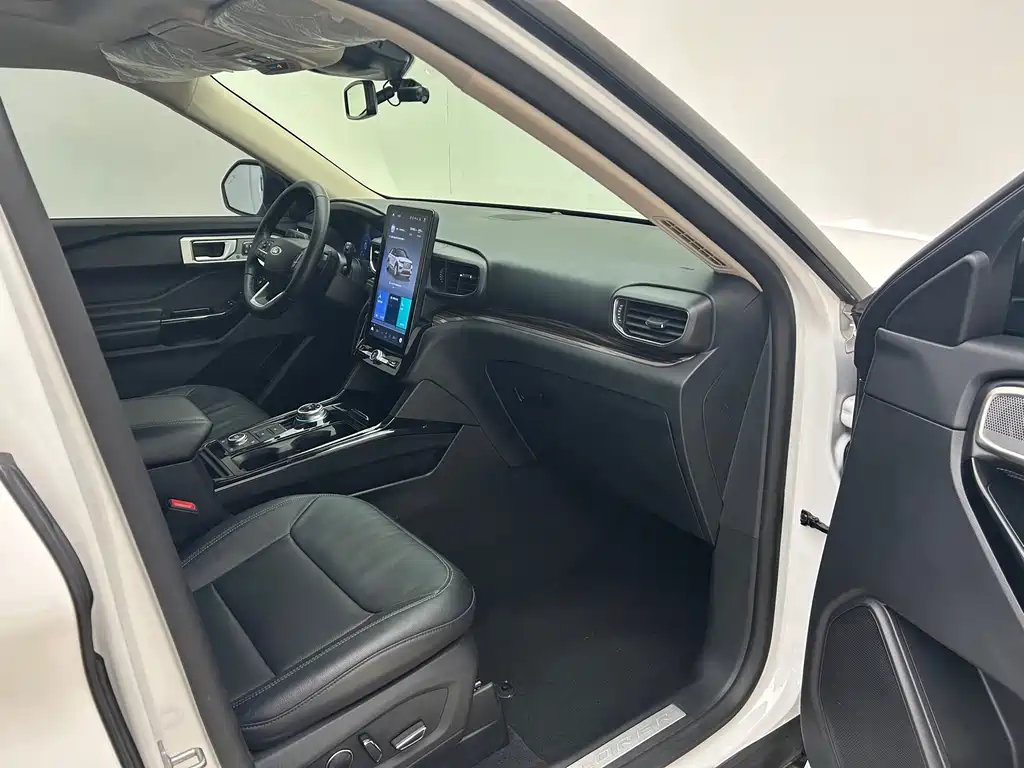 Ford Explorer 2021 — фото 11