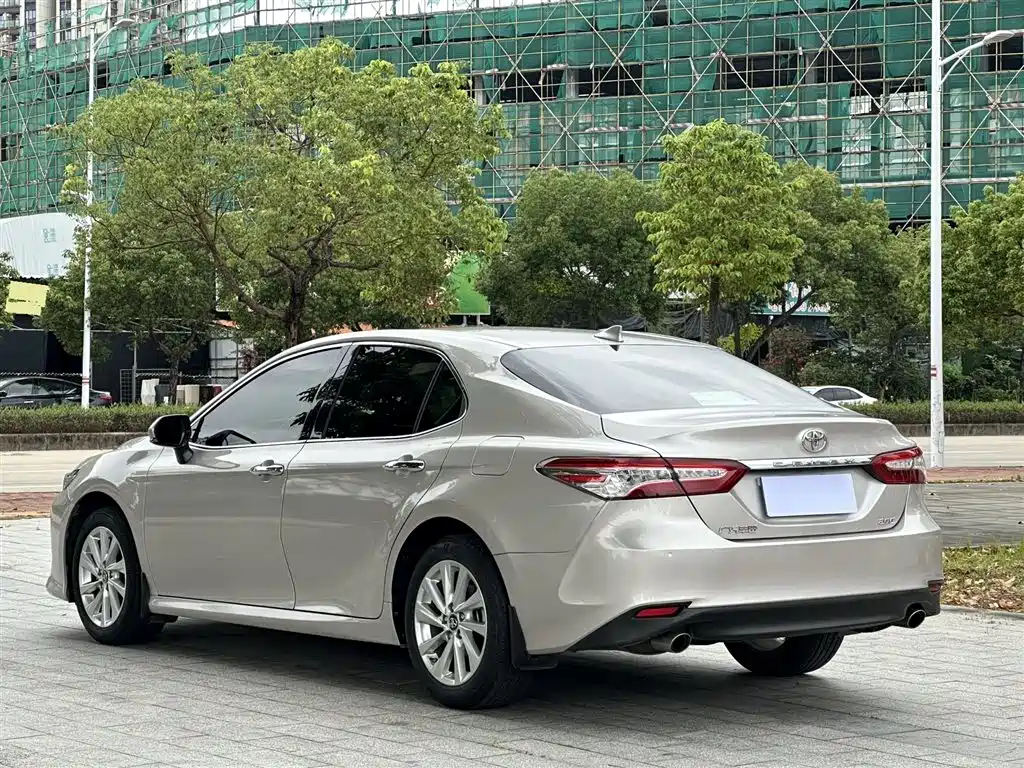 Toyota Camry 2022 — фото 9