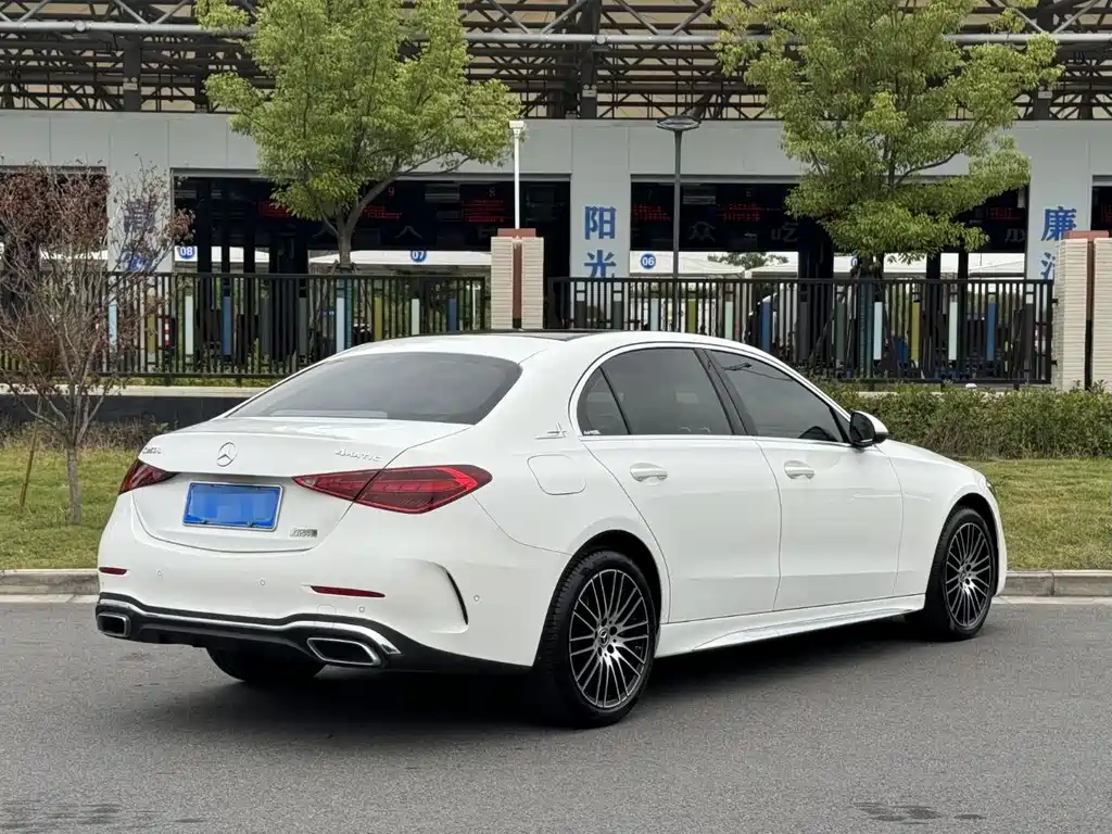 Mercedes-Benz C-Class 2023 — фото 7