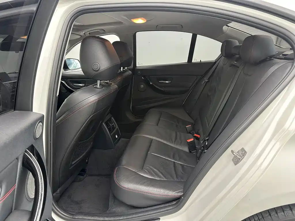 BMW 3 Series 2015 — фото 14
