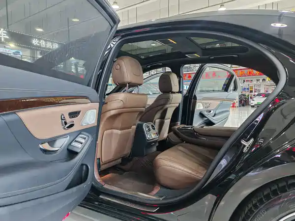 Mercedes-Benz S-Class 2020