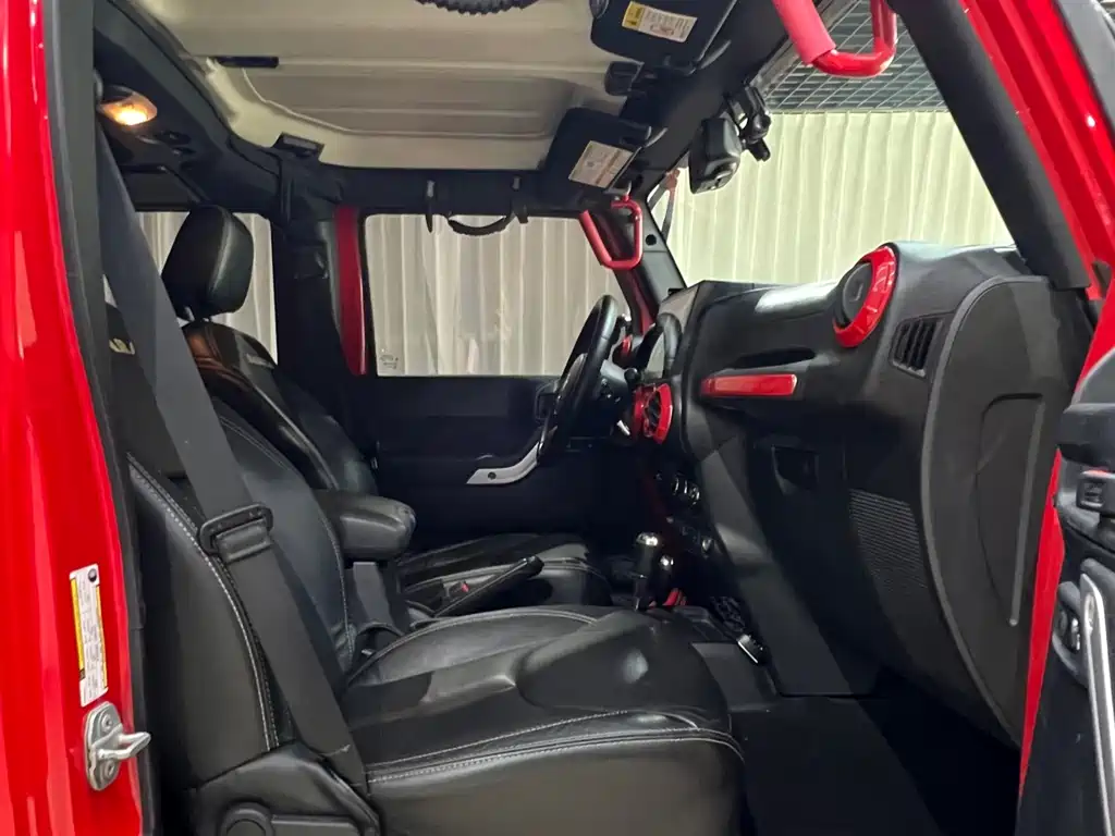 Jeep Wrangler 2015 — фото 16