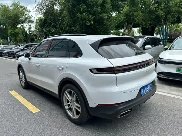 Porsche Cayenne 2025